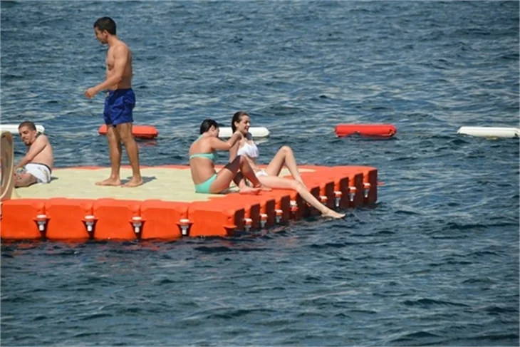 Başak Parlak dalmaya doyamadı!