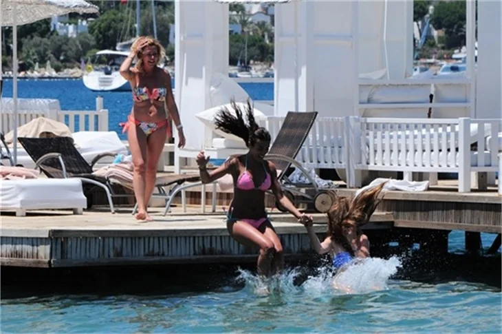 Harem'in seksi güzelleri tatilde!