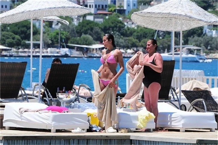 Harem'in seksi güzelleri tatilde!
