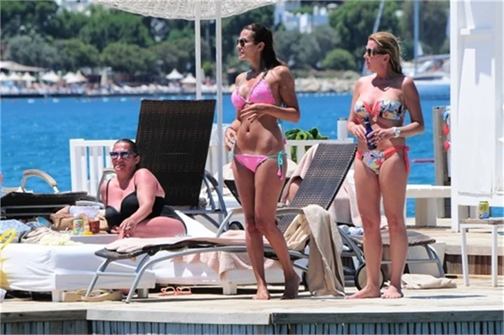 Harem'in seksi güzelleri tatilde!
