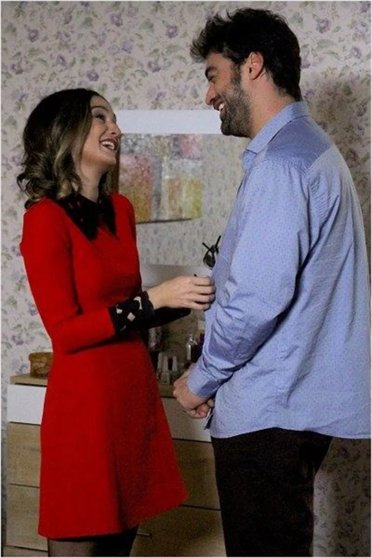 Birce Akalay ve Sarp Levendoğlu'nun nikah günü belli oldu!