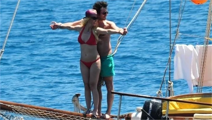 Hande Yener'den sevgilisine destek!