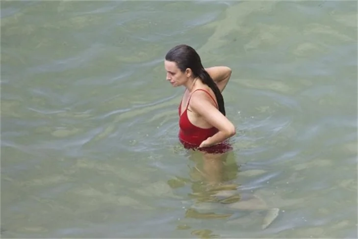 Penelope Cruz hamilelik kilolarından kurtulamadı!