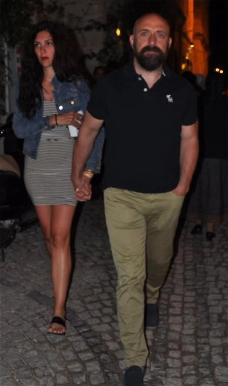 Halit Ergenç sakallarıyla vedalaşamadı!