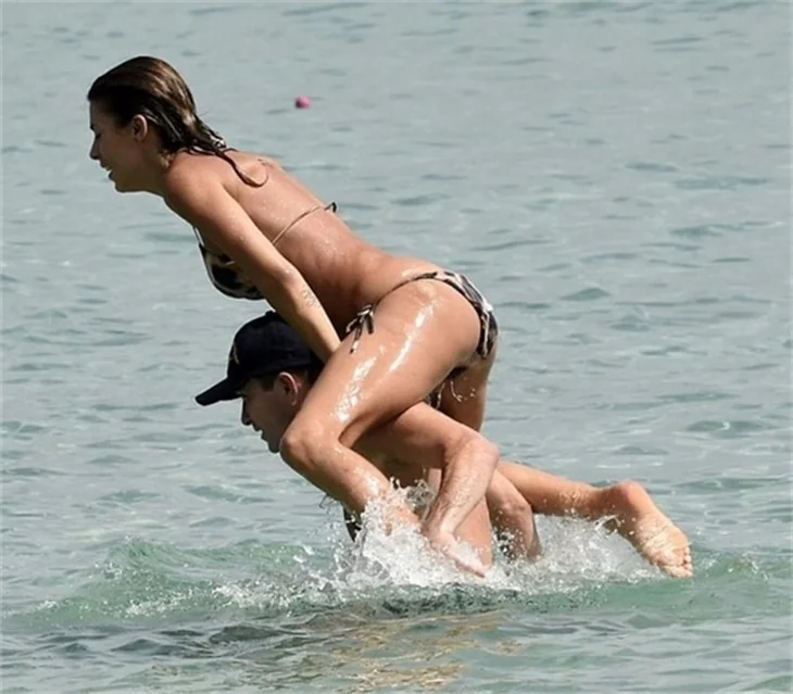 Sahildeki seksi leopar, Elisabetta Canalis