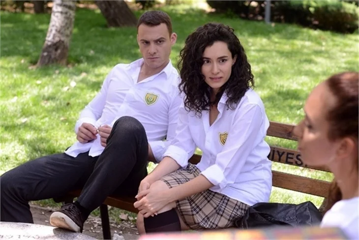 Güneşi Beklerken'de Kerem'in Zeynep oyunu!