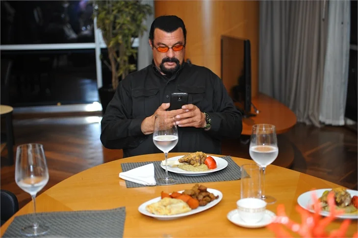 Steven Seagal, İstanbul'da iftar yaptı!