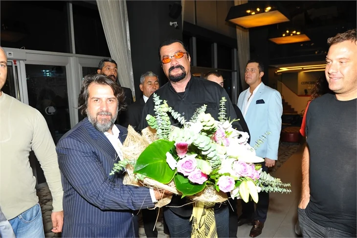 Steven Seagal, İstanbul'da iftar yaptı!