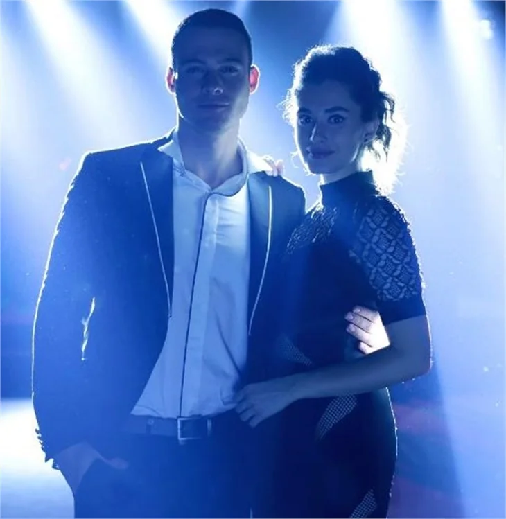 Kerem'den Zeynep'e sürpriz jest!