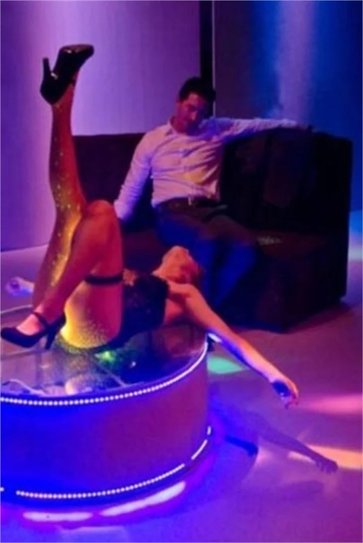Ünlü oyuncunun striptiz itirafı