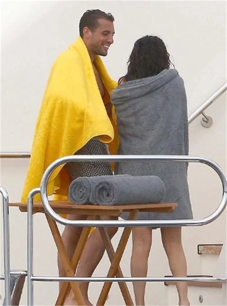Selena Gomez ve Cara Delevingne'ın samimiyeti!