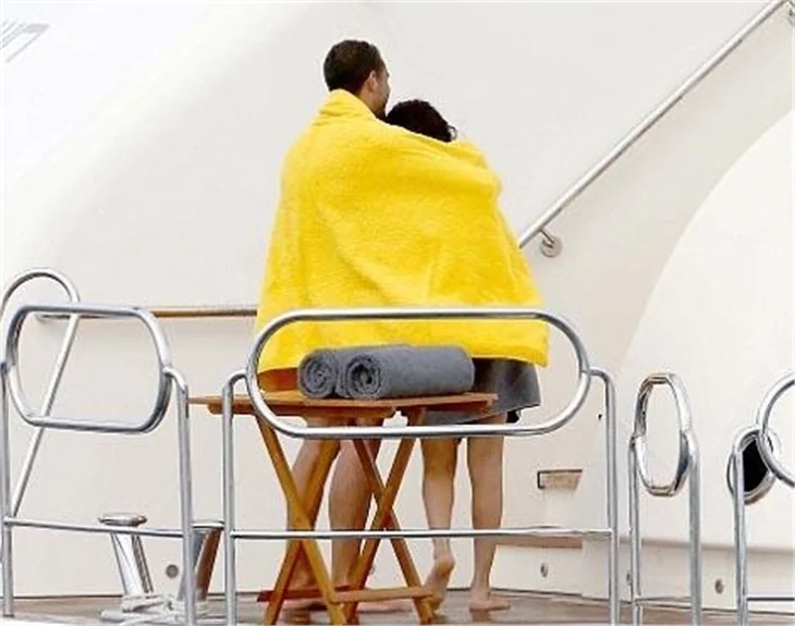 Selena Gomez ve Cara Delevingne'ın samimiyeti!