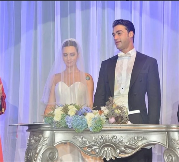Birce Akalay ve Sarp Levendoğlu'ndan 'düğüne para yetmedi' iddiasına tepki!