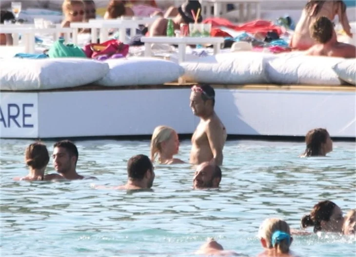 Serdar Ortaç'a terapi gibi tatil!