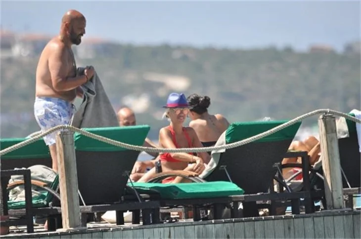 Siren Ertan ve Gökhan Çarmıklı'ın aşk Çeşme'si!