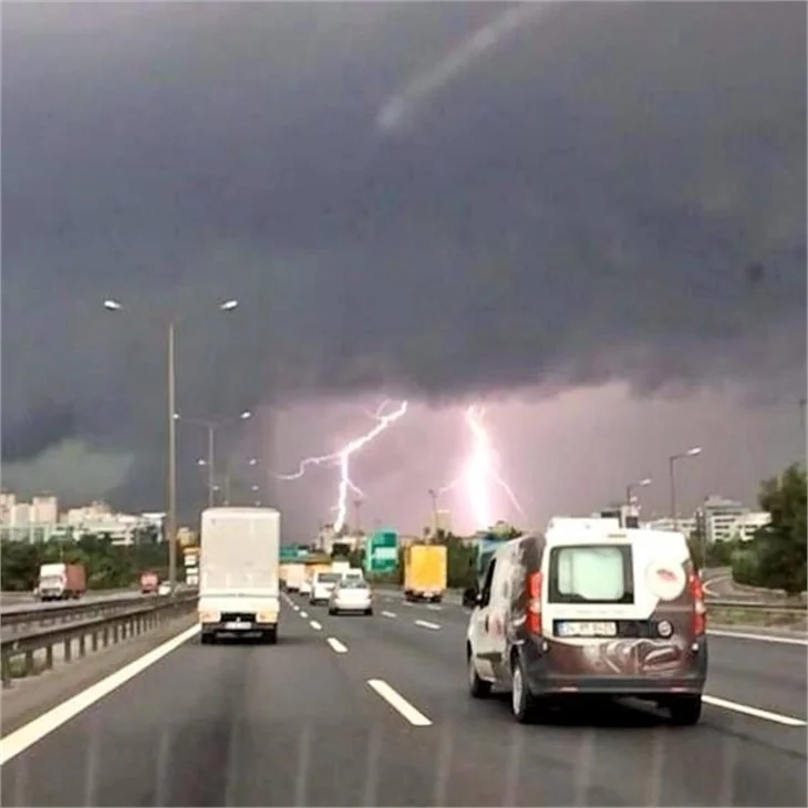 Twitter'da "İstanbul'da şu an" fotoğrafları...