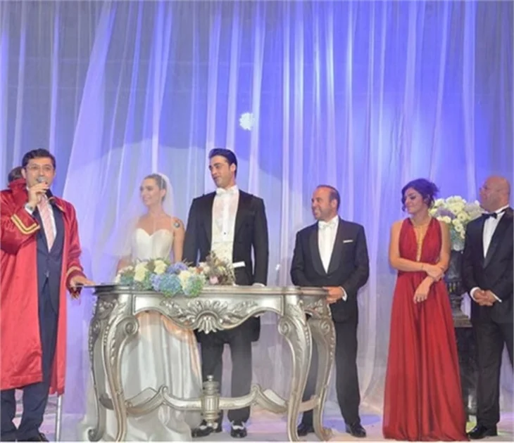 Sarp Levendoğlu ve Birce Akalay balayında!