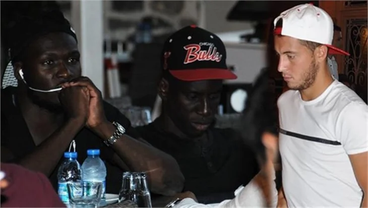Demba Ba, Moussa Sow ve Eden Hazard yemekte!
