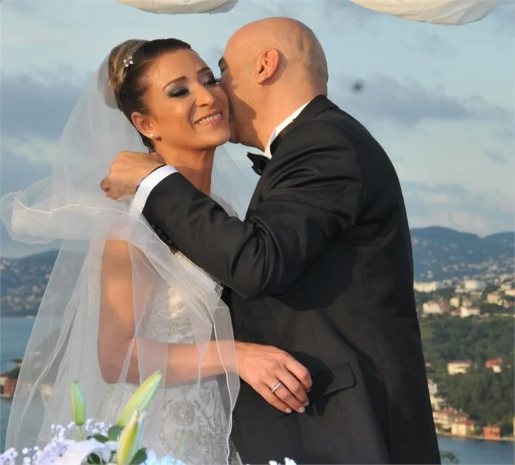 'Küçük Ağa'nın yönetmeni Aysun Akyüz evlendi!