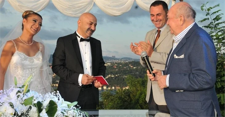 'Küçük Ağa'nın yönetmeni Aysun Akyüz evlendi!