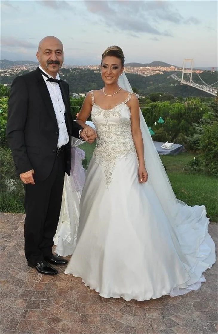 'Küçük Ağa'nın yönetmeni Aysun Akyüz evlendi!