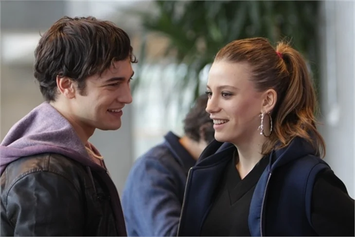 Serenay Sarıkaya ve Çağatay Ulusoy'a zam!