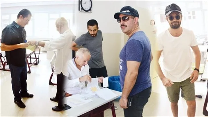Ünlü isimler sandık başında!