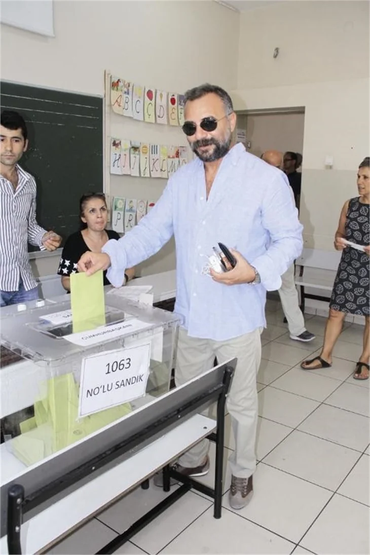 Ünlü isimler sandık başında!