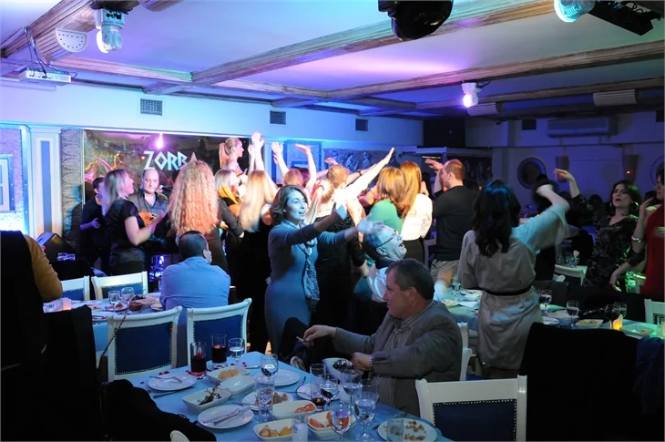 Unutulmaz eğlencenin uğrak mekanı: Zorba Taverna
