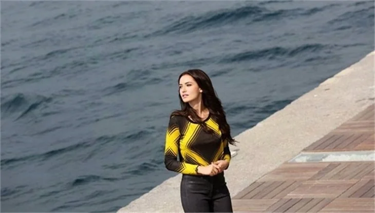 Murka rolü Fahriye Evcen'in!