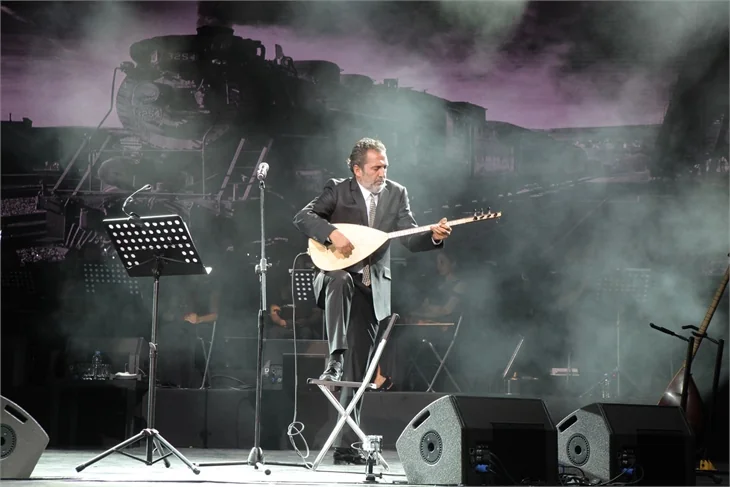 Yavuz Bingöl, Öykü Gürman ve Serkan Çağrı üçlüsü göz doldurdu!