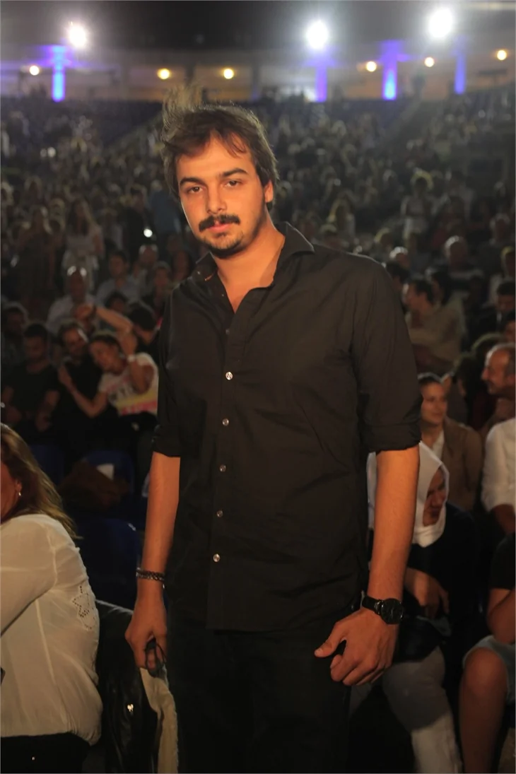 Yavuz Bingöl, Öykü Gürman ve Serkan Çağrı üçlüsü göz doldurdu!