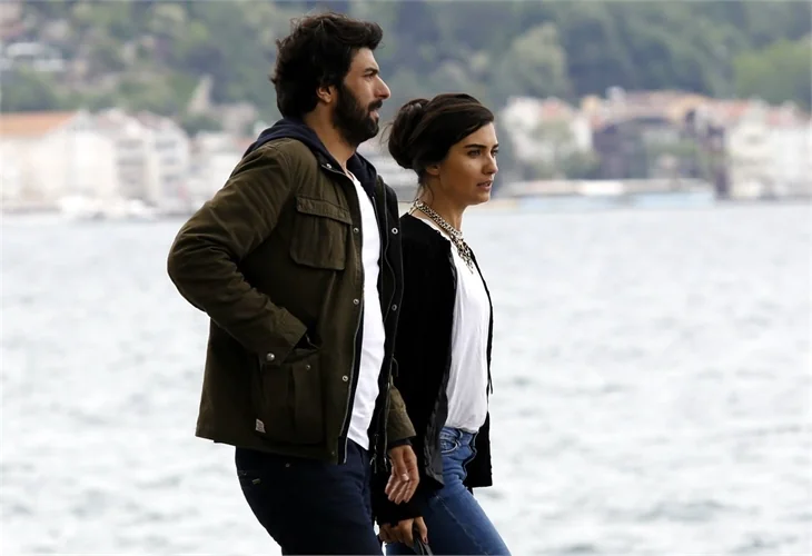 "Kara Para Aşk" dizisine sürpriz isimler