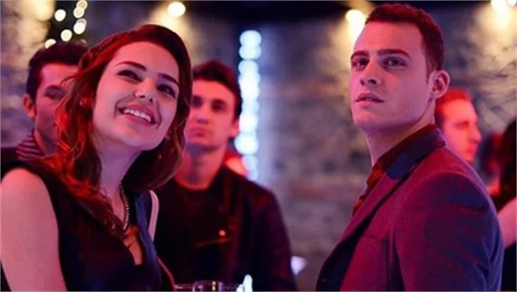Kerem Bursin ve Yağmur Tanrısevsin arasında kıskançlık krizi