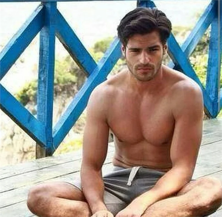 "Kiraz Mevsimi"nin Ayaz'ı Serkan Çayoğlu'nun bilinmeyenleri
