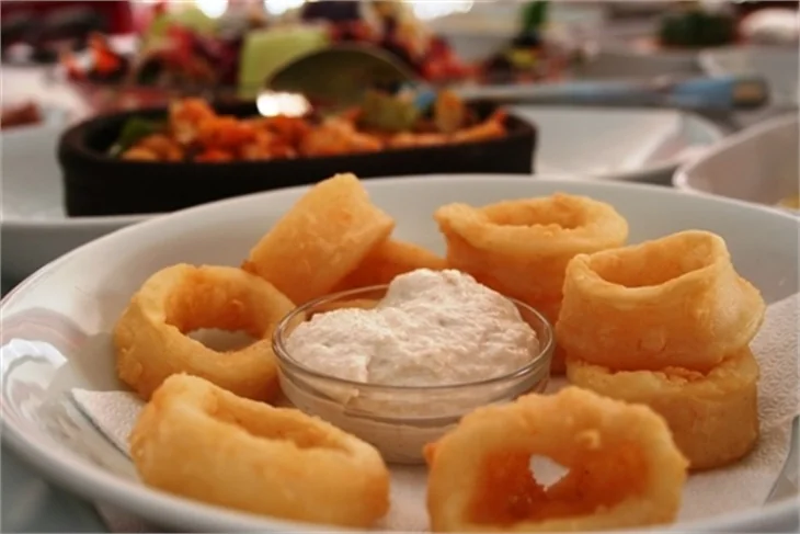 Kumkapı'nın vazgeçilmez mekanı: Sandal Restaurant