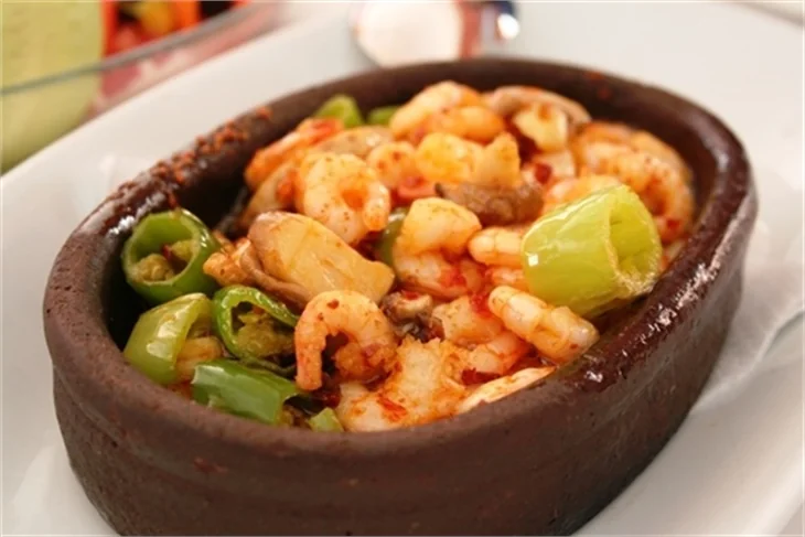 Kumkapı'nın vazgeçilmez mekanı: Sandal Restaurant