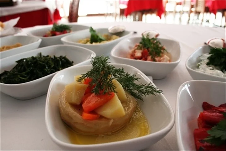 Kumkapı'nın vazgeçilmez mekanı: Sandal Restaurant
