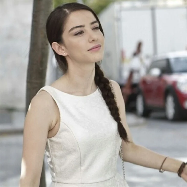 "Kiraz Mevsimi"nin Öykü'sü Özge Gürel'i nereden tanıyoruz?