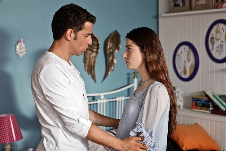 "Kiraz Mevsimi"nin Öykü'sü Özge Gürel'i nereden tanıyoruz?