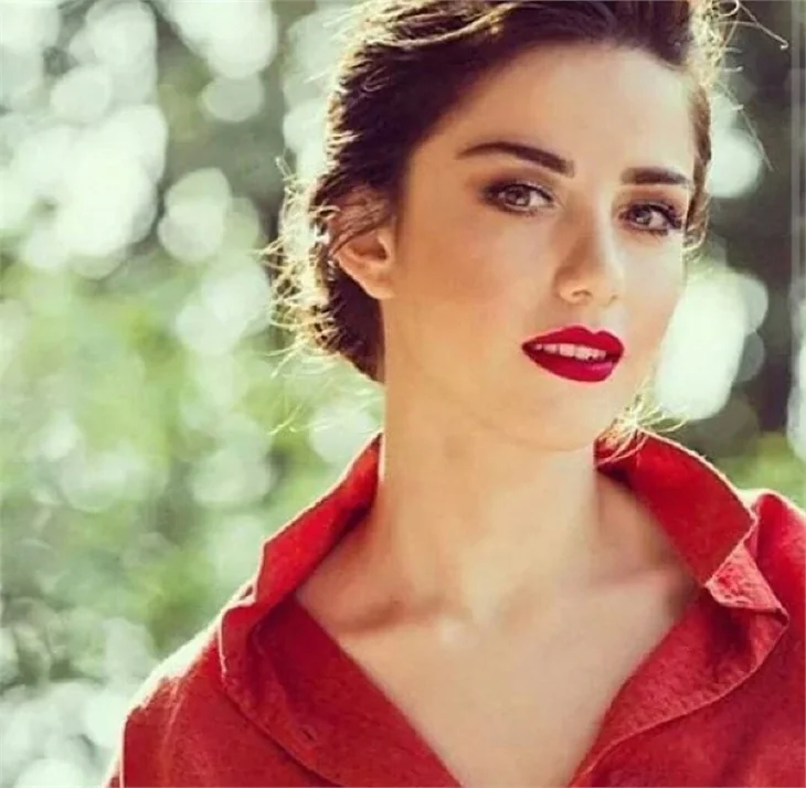 "Kiraz Mevsimi"nin Öykü'sü Özge Gürel'i nereden tanıyoruz?