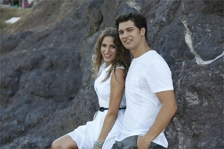 "Medcezir" 'Sil Baştan' dedi, sosyal medya geri sayıma başladı!
