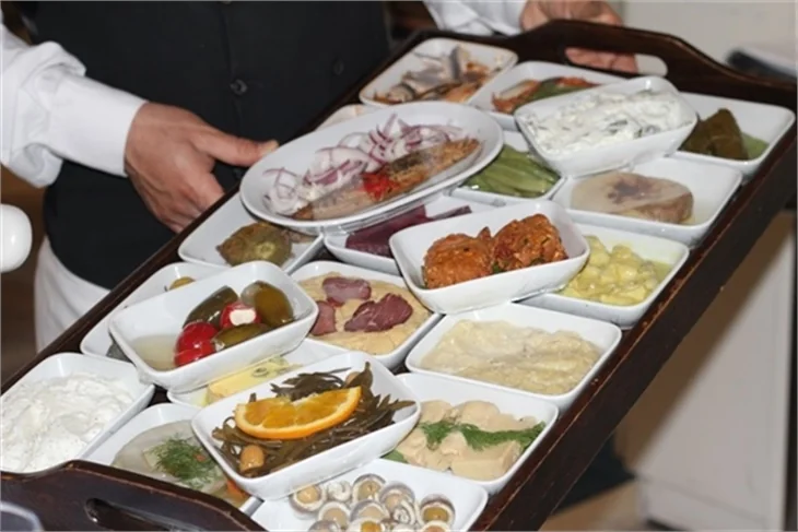 Pera'da bir beyaz meyhane: Eleos