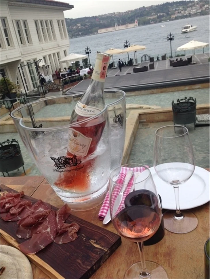 Fondue'nün keyifli adreslerinden; Swiss Restaurant