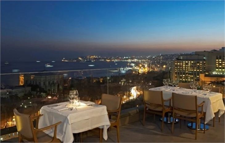 Panoramik manzaraya karışmış Dünya lezzetleri Vogue'da!