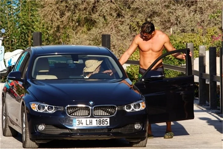 Sarp Levendoğlu ve Birce Akalay ikinci balayında!