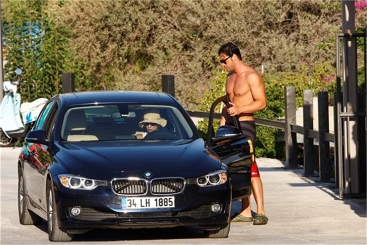 Sarp Levendoğlu ve Birce Akalay ikinci balayında!