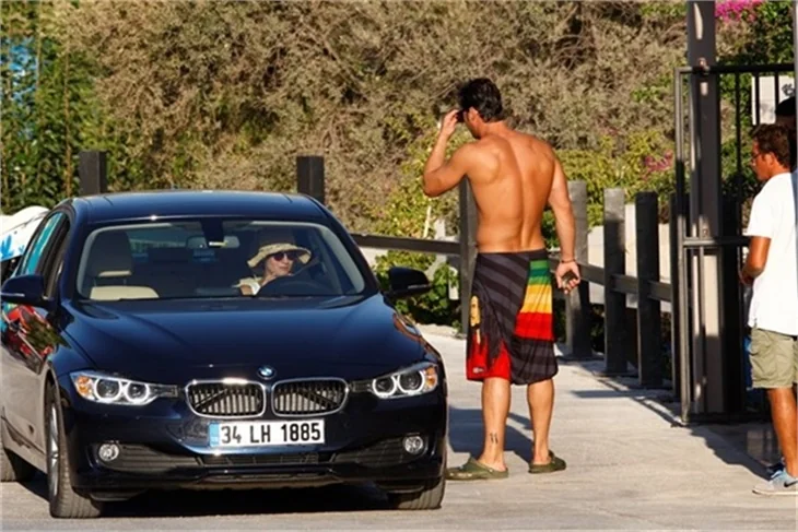 Sarp Levendoğlu ve Birce Akalay ikinci balayında!