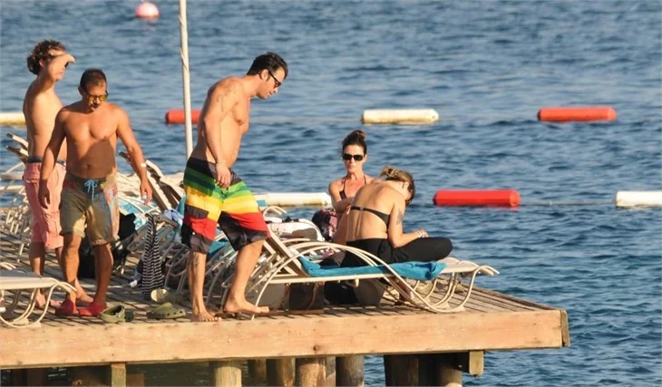 Sarp Levendoğlu ve Birce Akalay ikinci balayında!