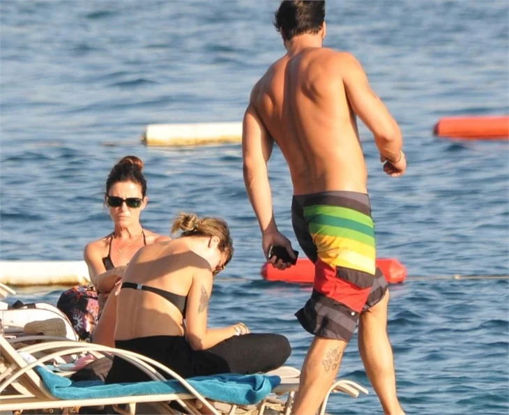 Sarp Levendoğlu ve Birce Akalay ikinci balayında!
